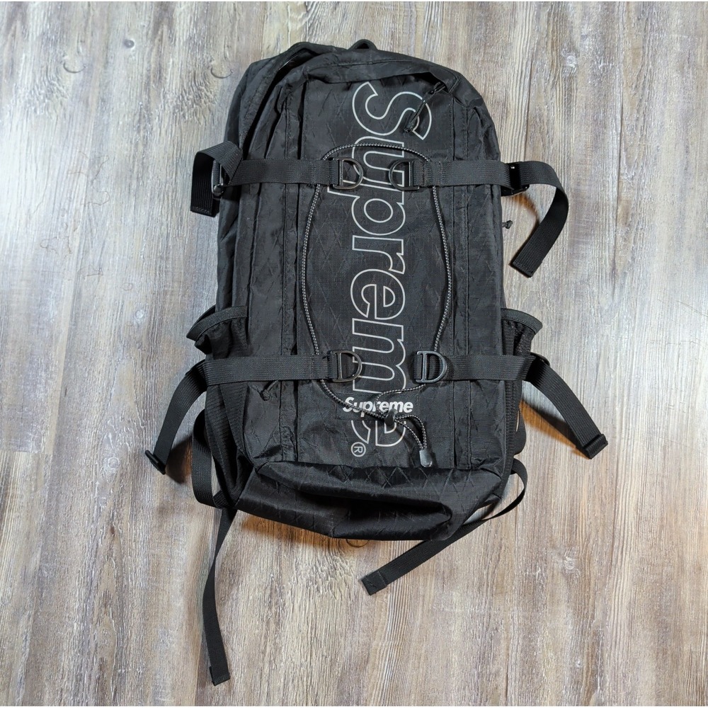 Supreme FW18 Black Backpack Adjustable Strap Zip Buckle Closure Designer Theme